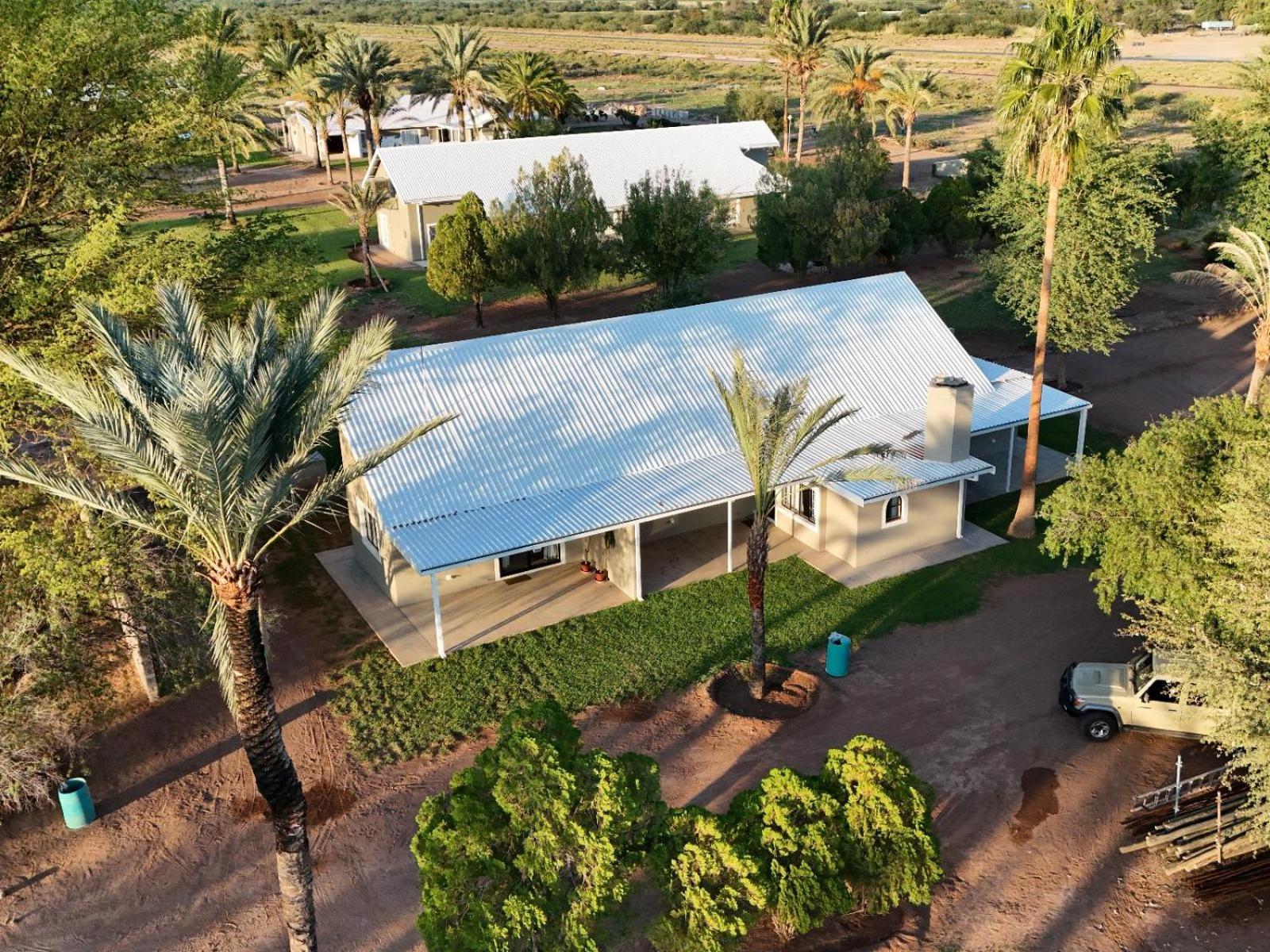Flying Ostrich Guesthouse & Self-Catering Accommodation Мариентал Екстериор снимка