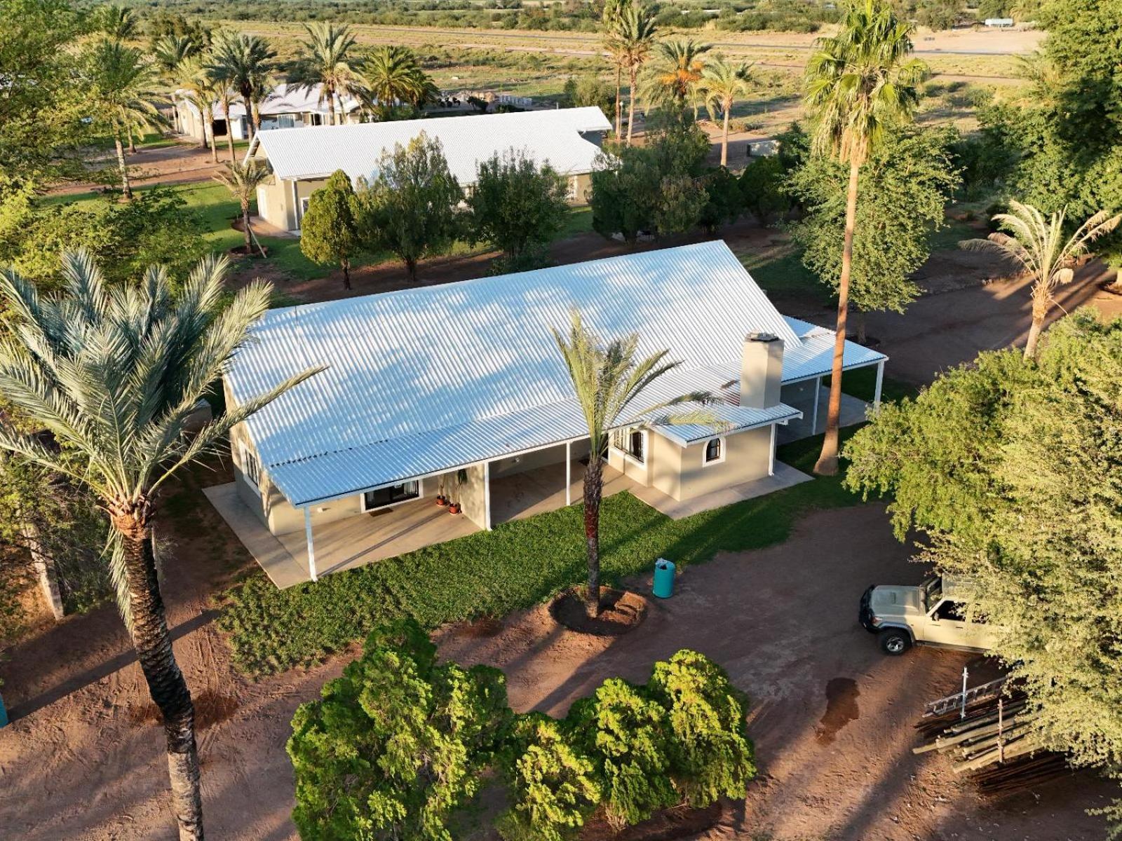 Flying Ostrich Guesthouse & Self-Catering Accommodation Мариентал Екстериор снимка