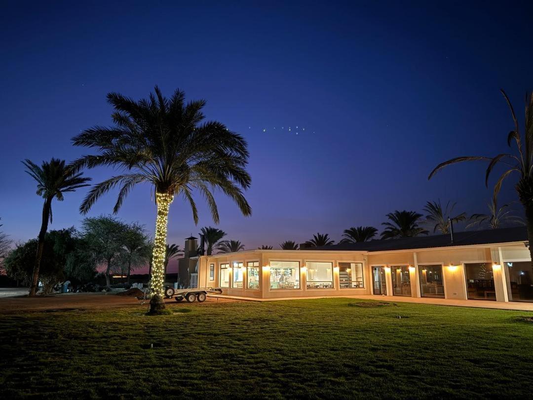 Flying Ostrich Guesthouse & Self-Catering Accommodation Мариентал Екстериор снимка